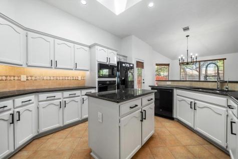 209 El Rio Drive Lakeway TX 78734