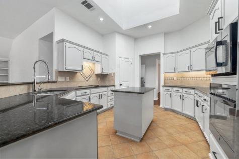 209 El Rio Drive Lakeway TX 78734
