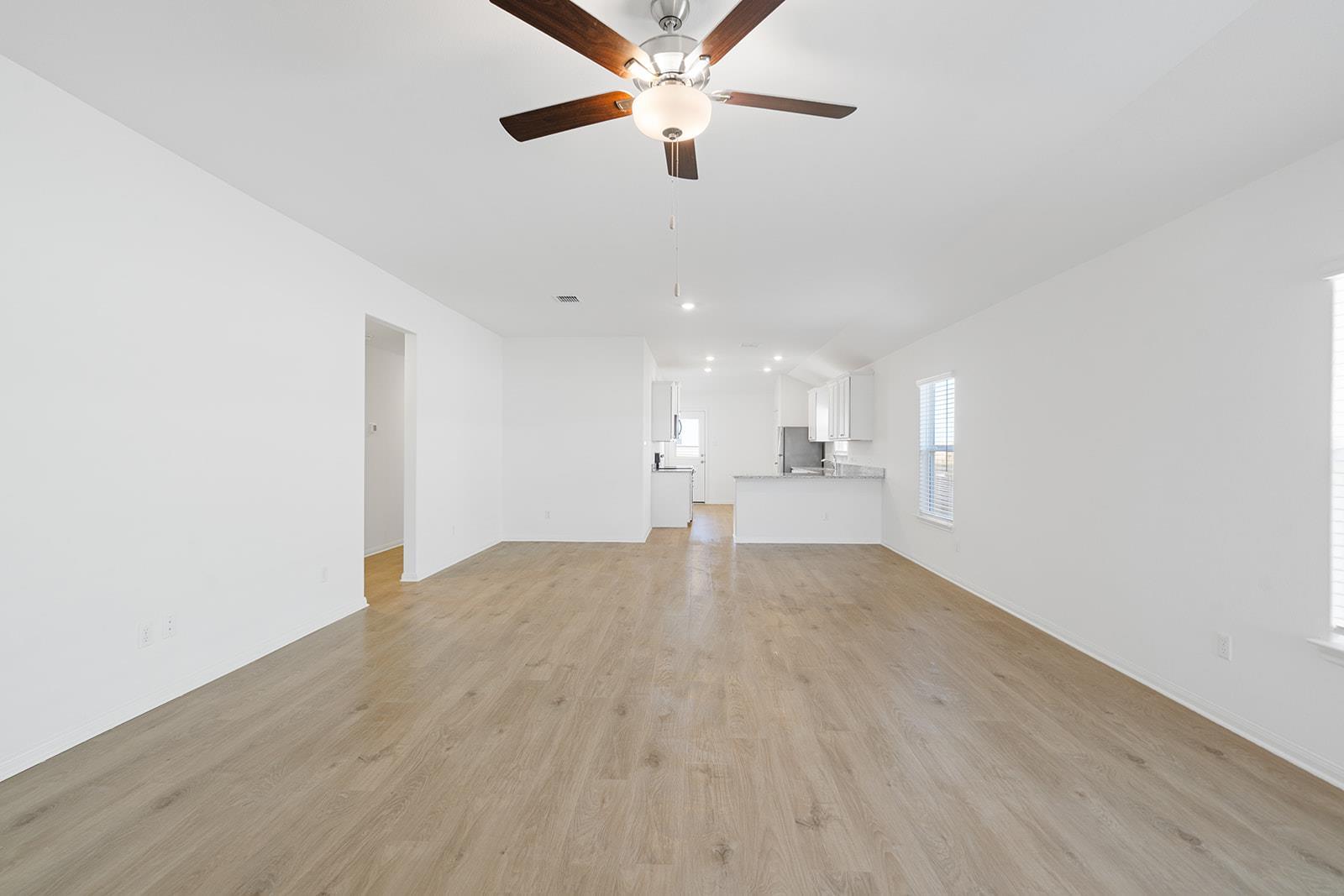 156 Wirepass Crest Jarrell TX 76537