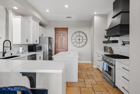 10512 Lake Park Drive Dripping Springs TX 78620