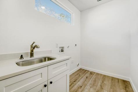 208 Ulupau Circle Bastrop TX 78602