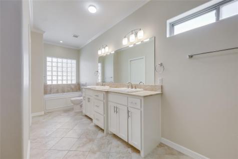 2009 American Drive Lago Vista TX 78645