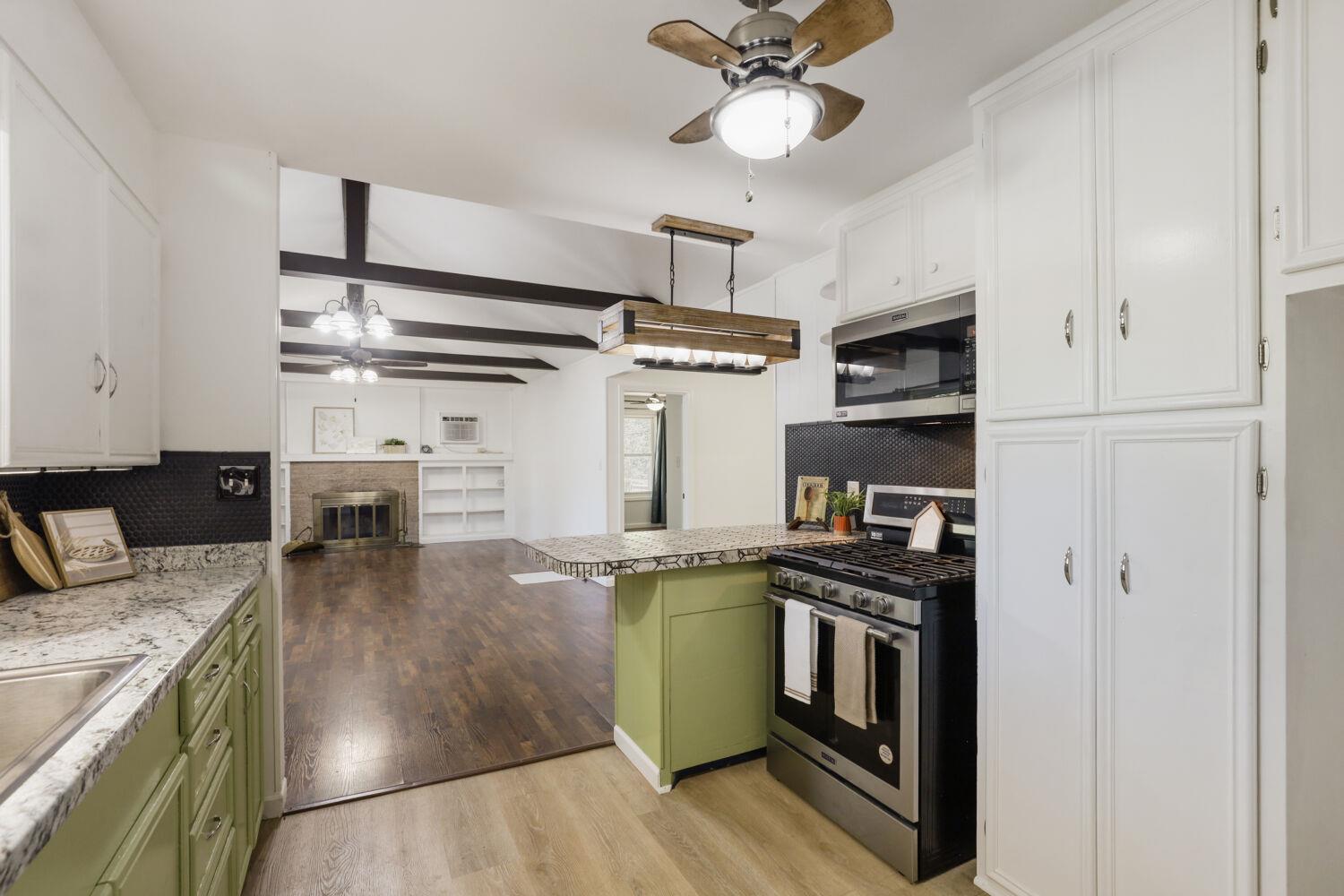 18221 Ledge Street Jonestown TX 78645