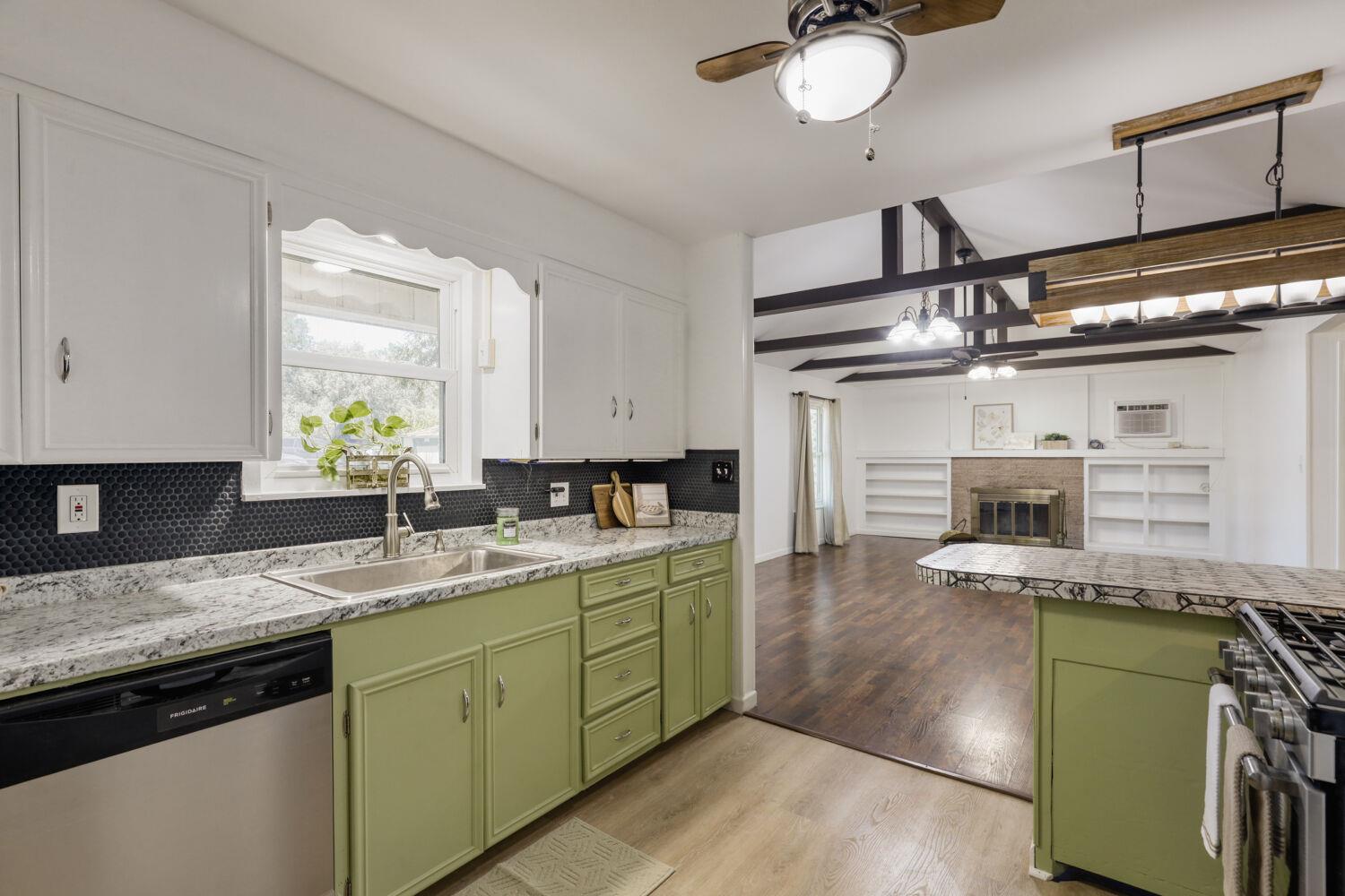 18221 Ledge Street Jonestown TX 78645