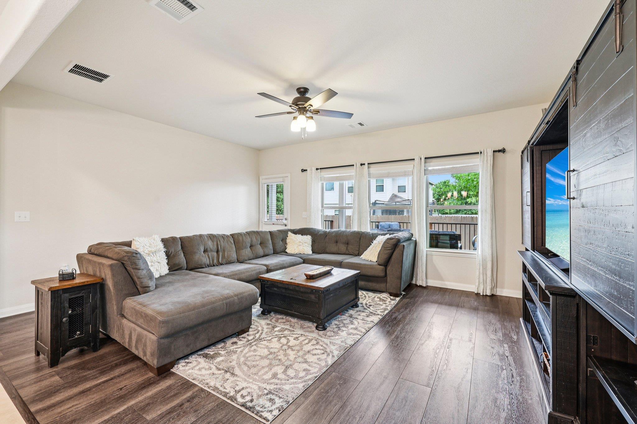 10033 Gertrudis Loop Austin TX 78747