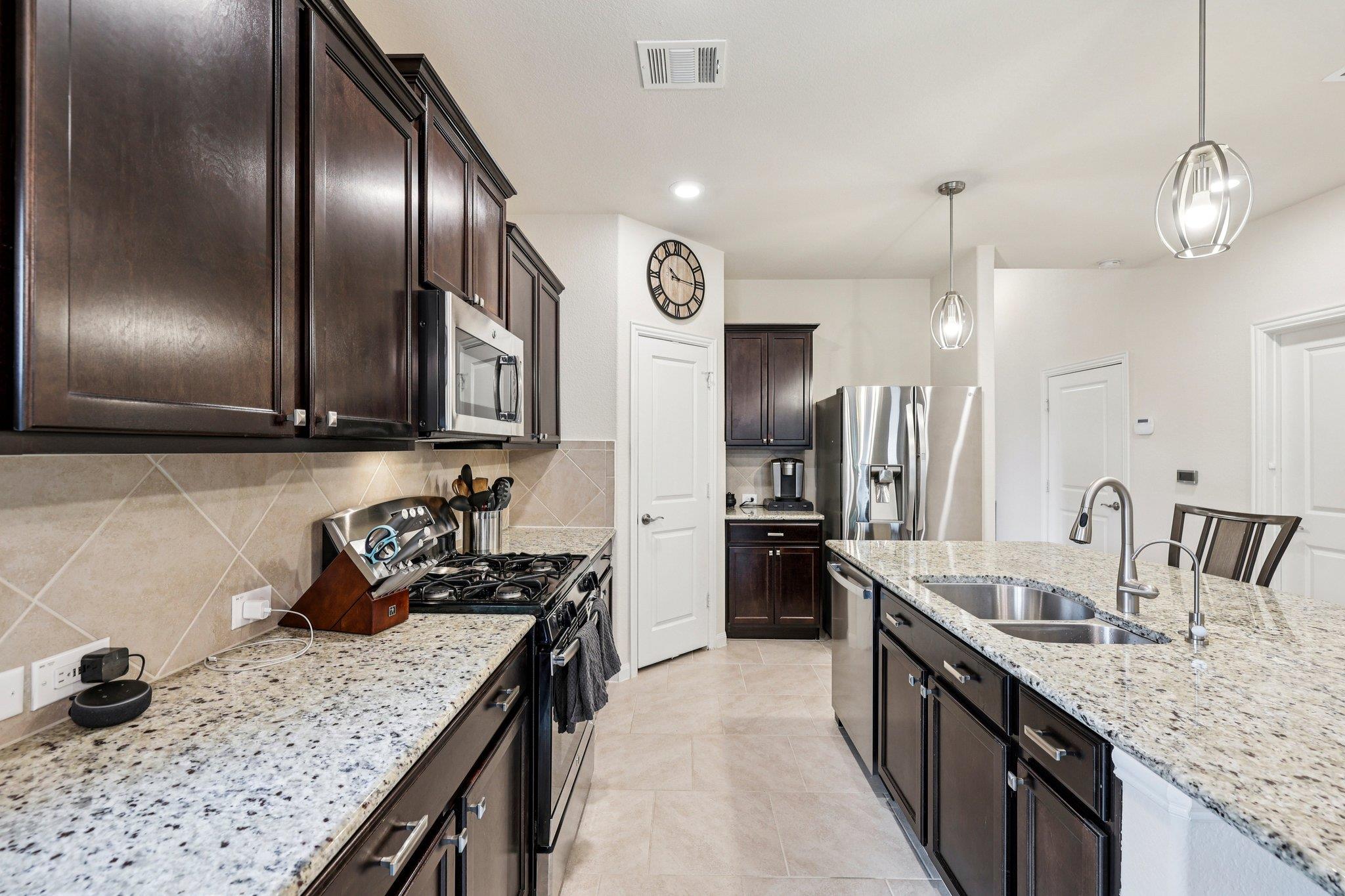 10033 Gertrudis Loop Austin TX 78747