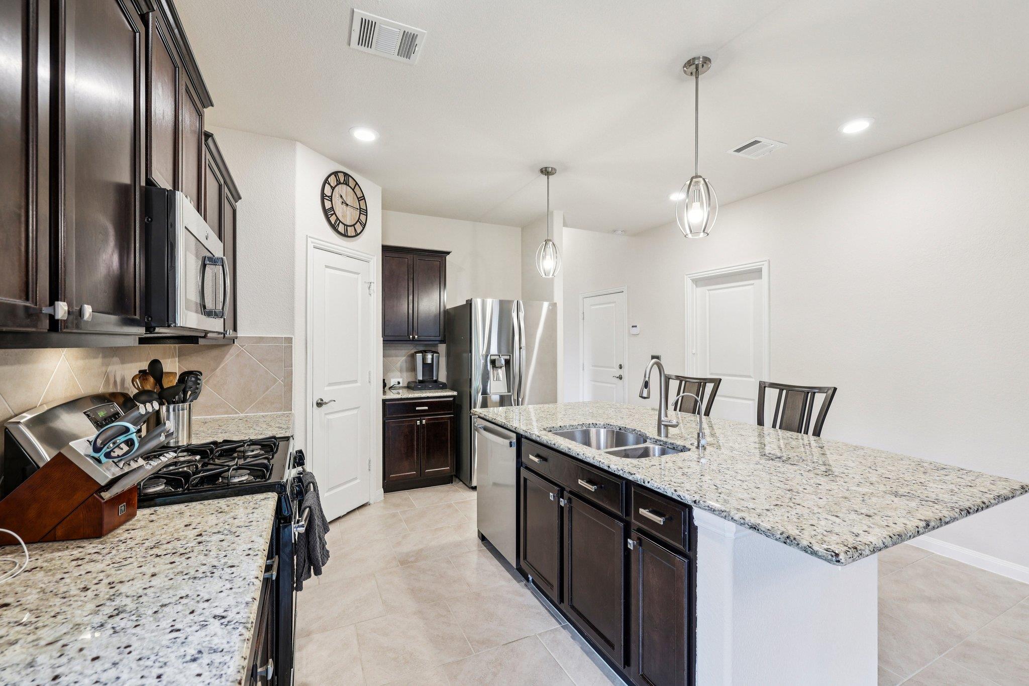 10033 Gertrudis Loop Austin TX 78747