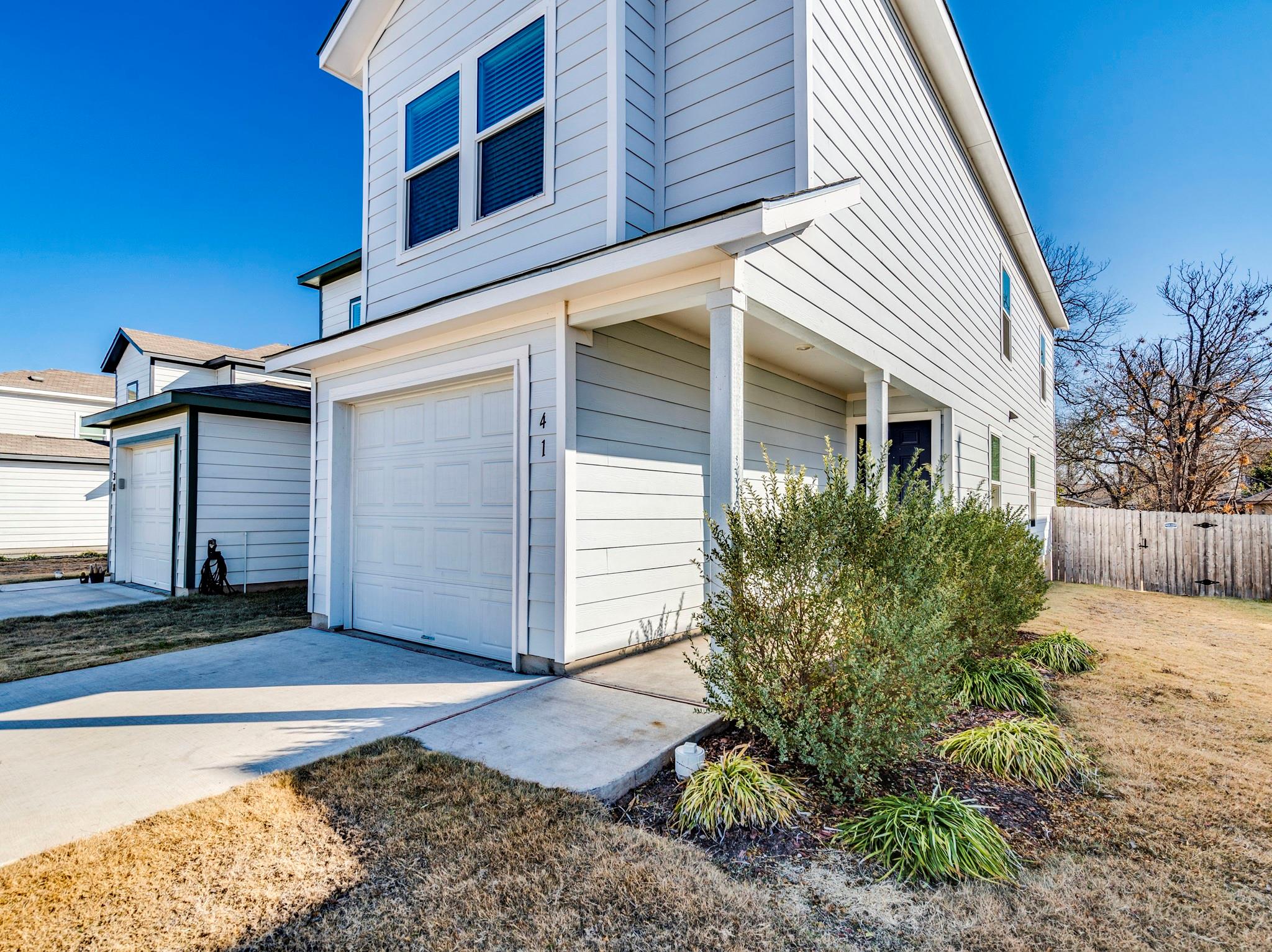 41 Trinity Circle Lockhart TX 78644