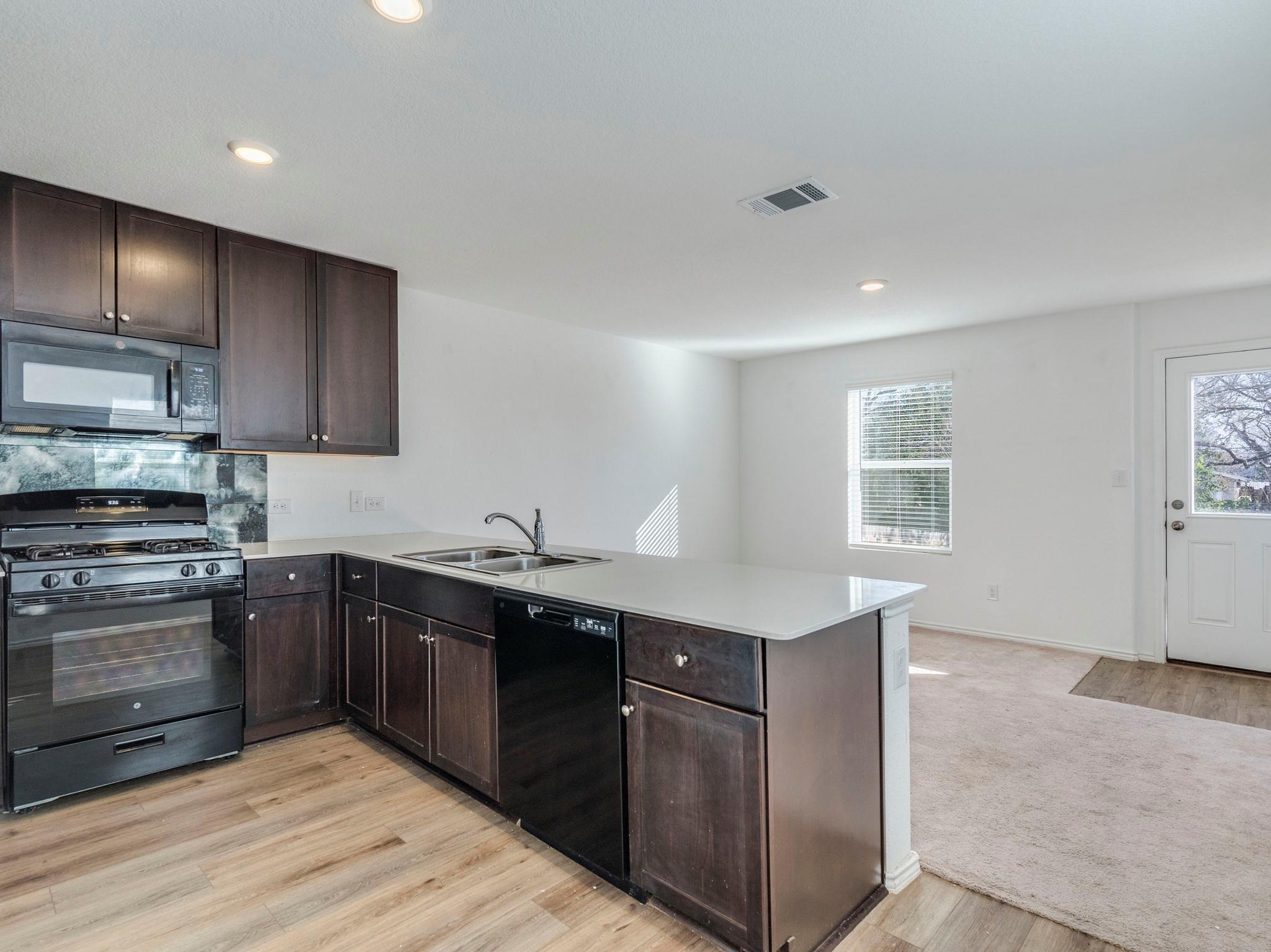 41 Trinity Circle Lockhart TX 78644