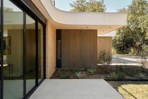 1112 W Annie Street Austin TX 78704