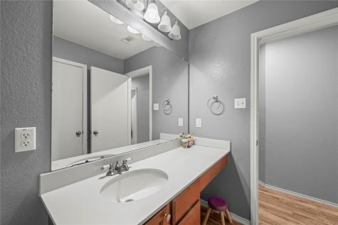 715 Estes Park Taylor TX 76574