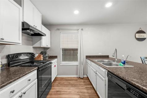 715 Estes Park Taylor TX 76574