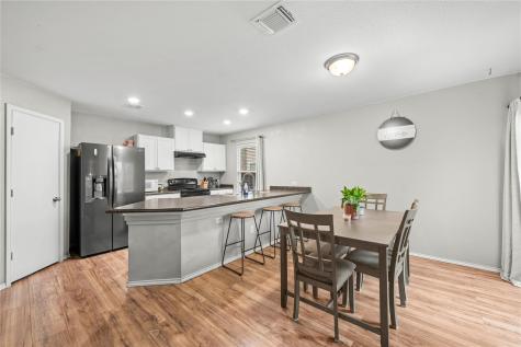 715 Estes Park Taylor TX 76574