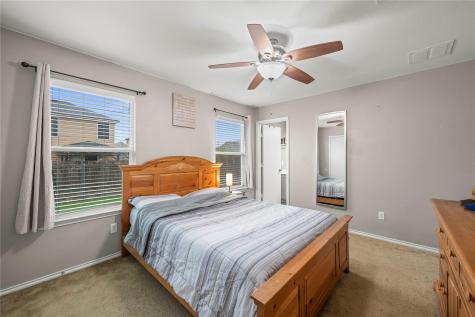 715 Estes Park Taylor TX 76574