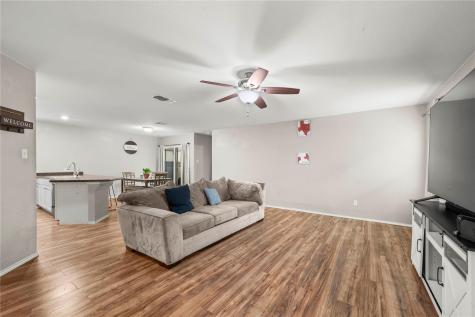715 Estes Park Taylor TX 76574