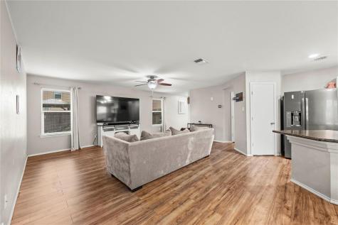 715 Estes Park Taylor TX 76574