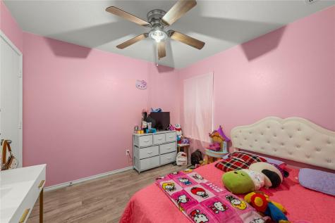 715 Estes Park Taylor TX 76574