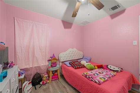 715 Estes Park Taylor TX 76574