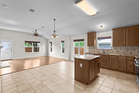 107 S Treasure Oaks Drive Leander TX 78641