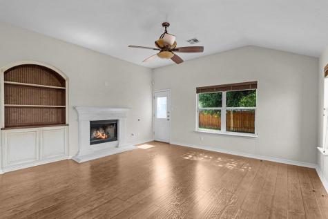 107 S Treasure Oaks Drive Leander TX 78641