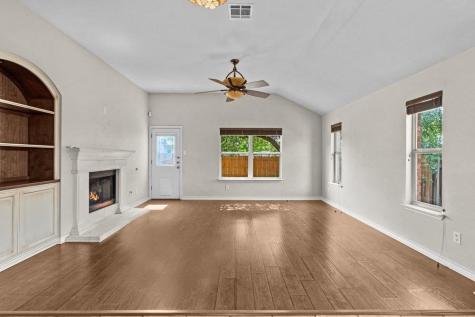 107 S Treasure Oaks Drive Leander TX 78641