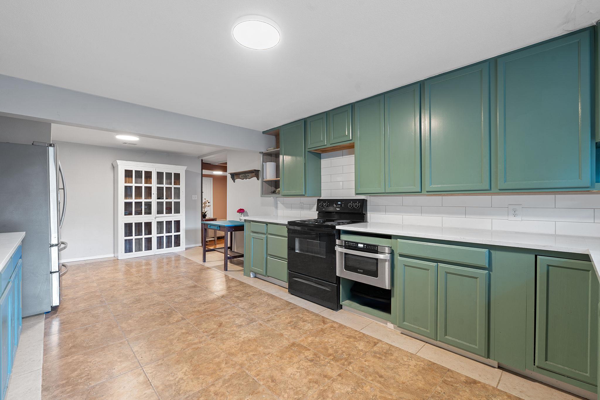 1013 N Colorado Street Lockhart TX 78644