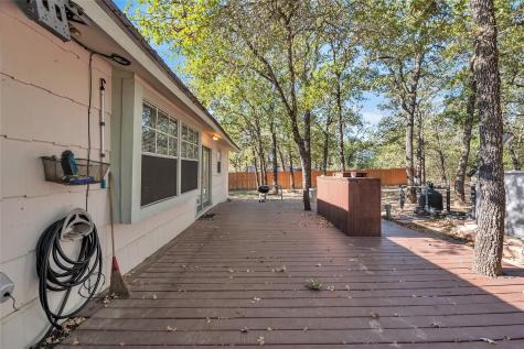 320 Pope Bend S Cedar Creek TX 78612