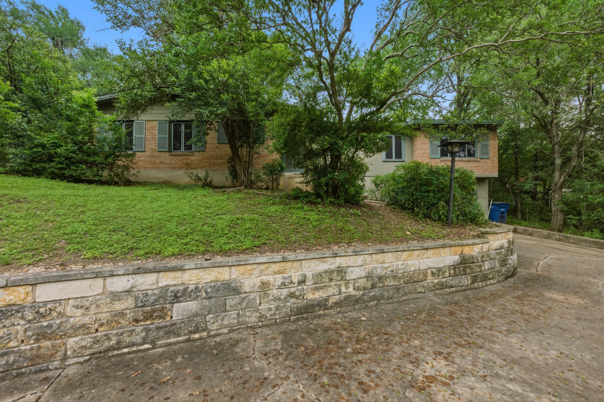 3105 Crestvale Drive Austin TX 78704