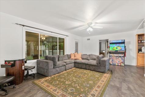 607 Short Street Smithville TX 78957