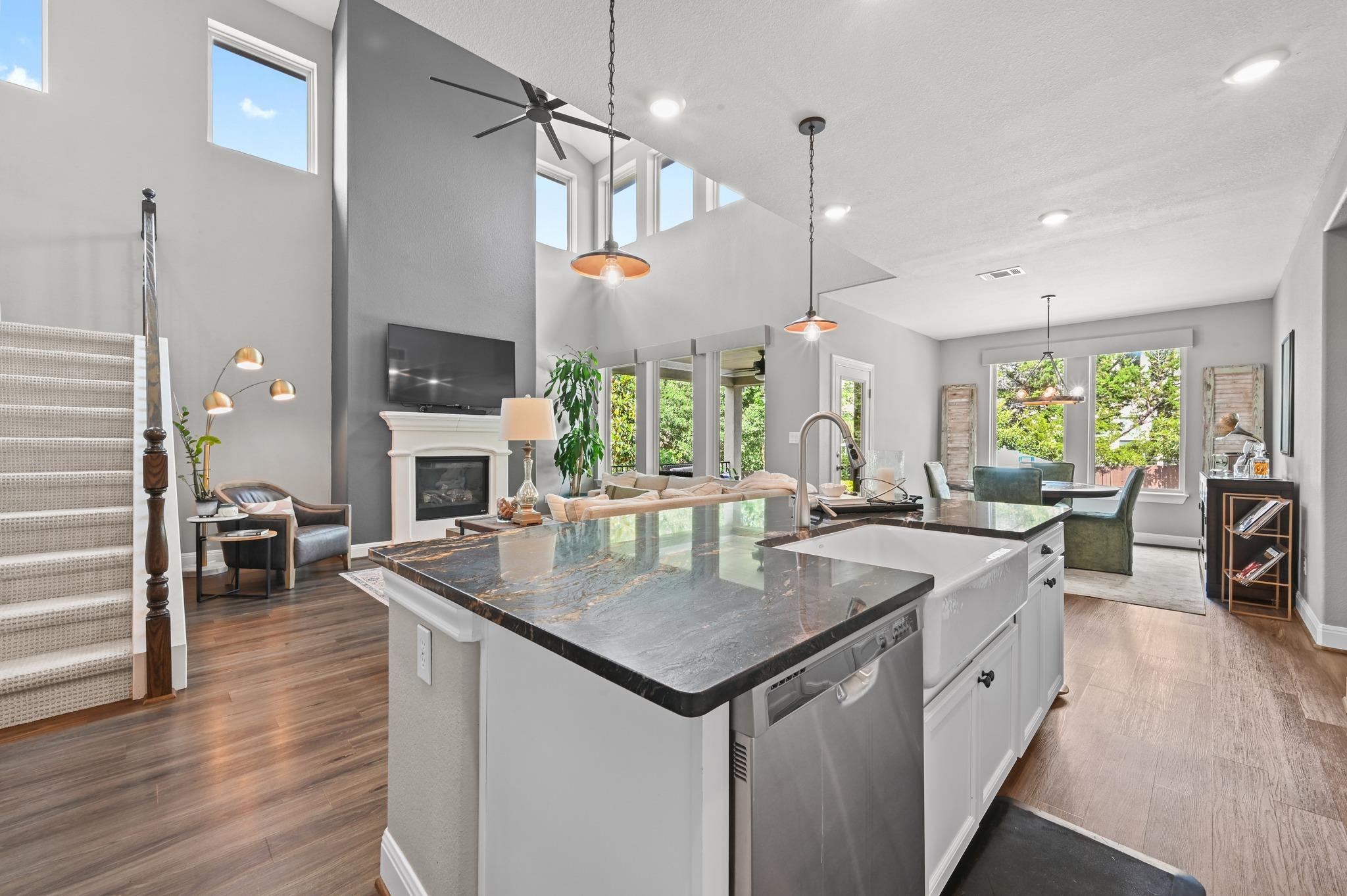 16032 La Rosa Drive Austin TX 78738