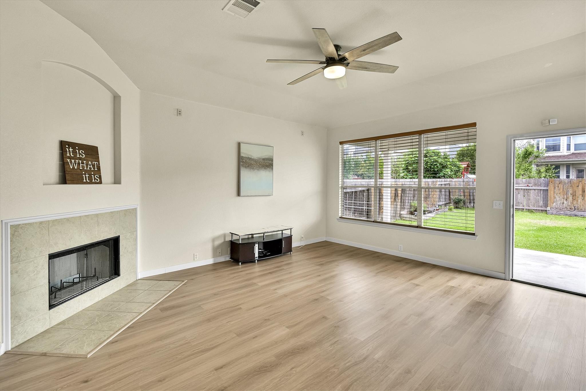 3521 Shiraz Loop Round Rock TX 78665