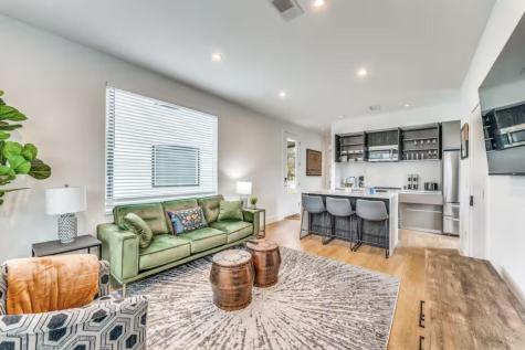 2406 W 10th Street Austin TX 78703