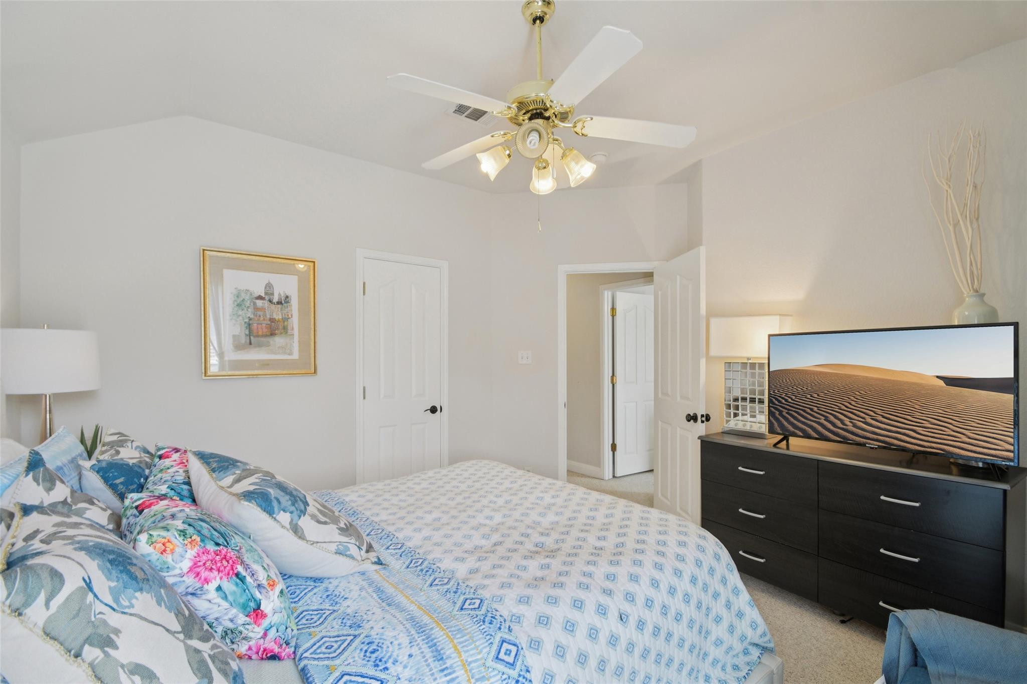6084 Hartson Kyle TX 78640