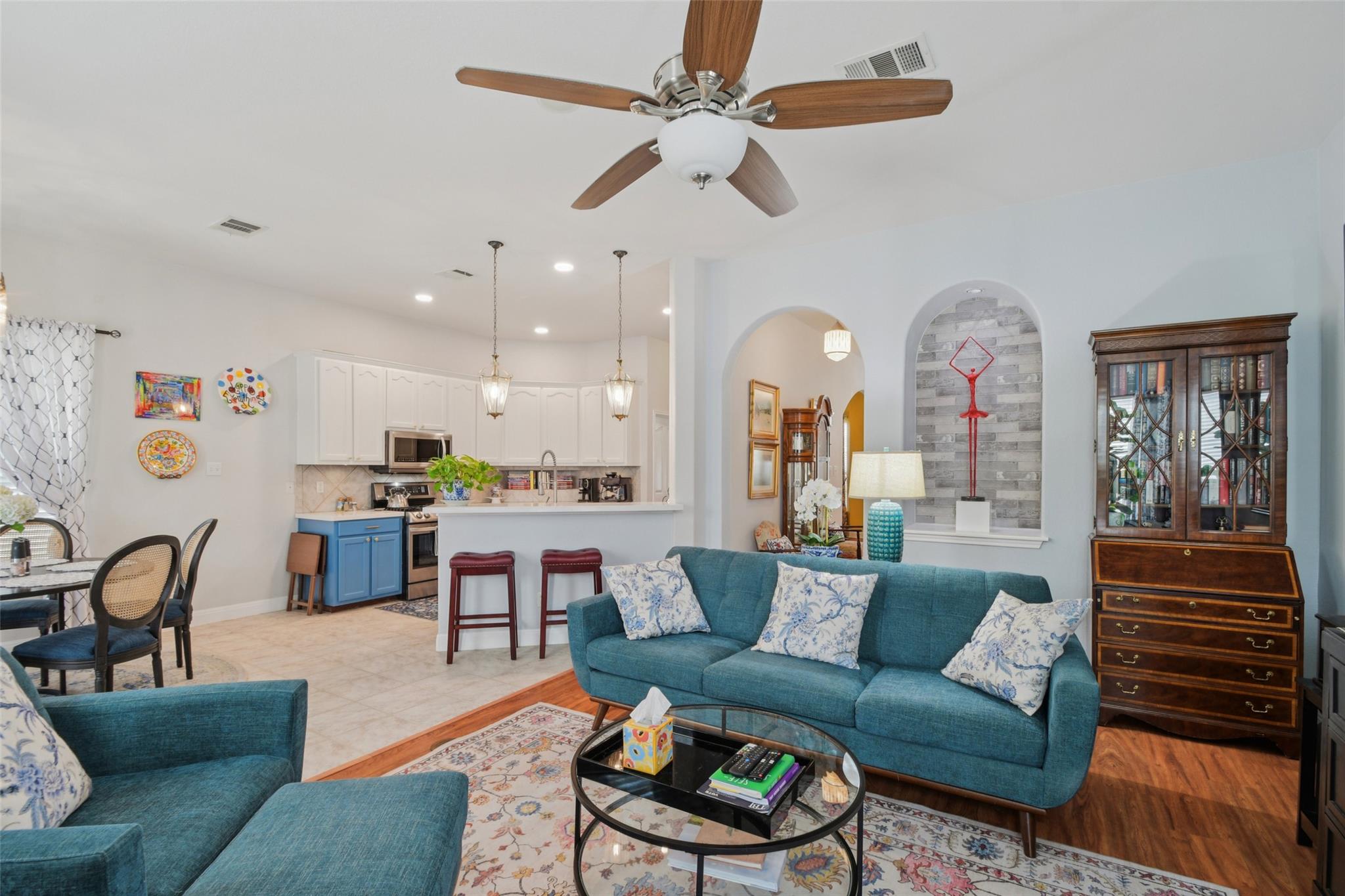 6084 Hartson Kyle TX 78640