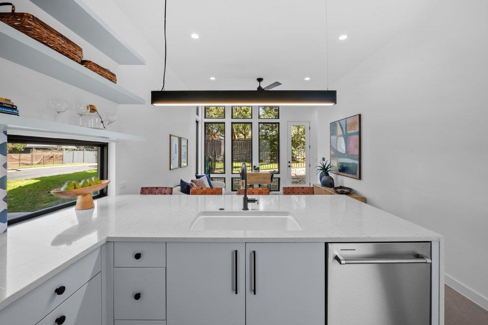 219 Lessin Lane Austin TX 78704