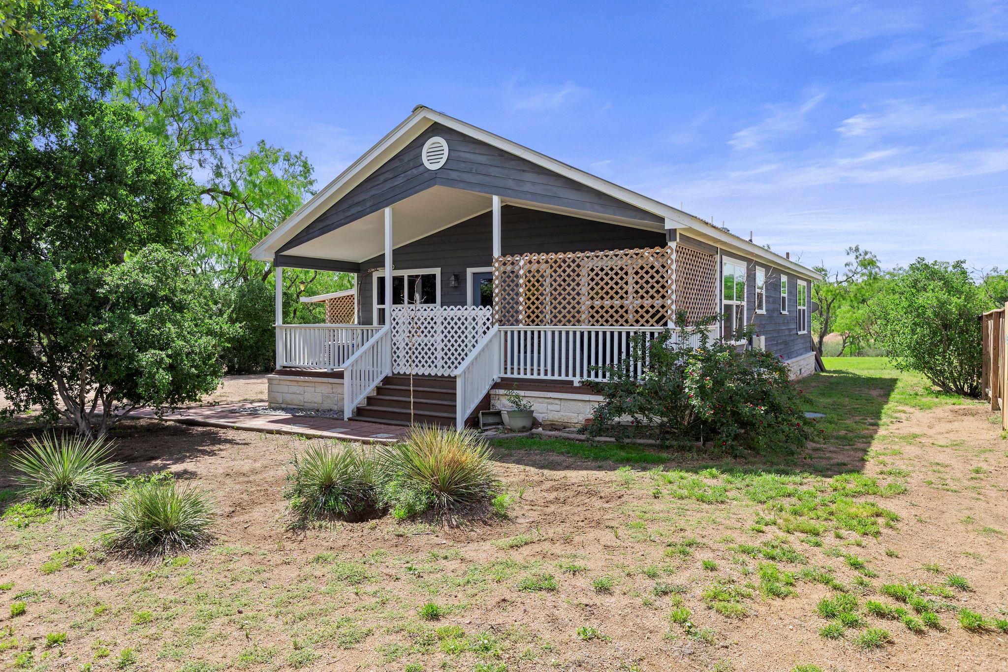 813 Airway Street Kingsland TX 78639