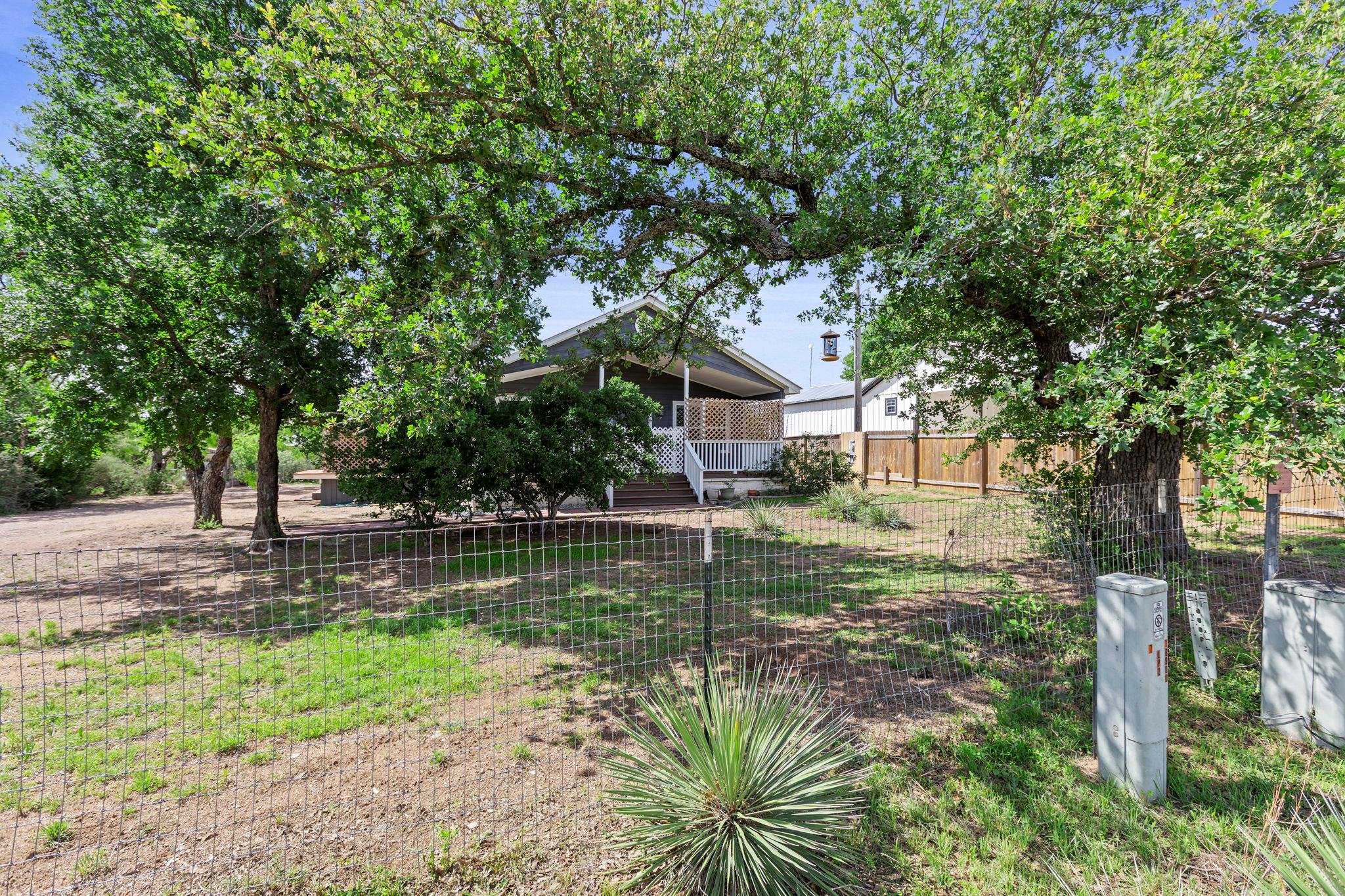 813 Airway Street Kingsland TX 78639