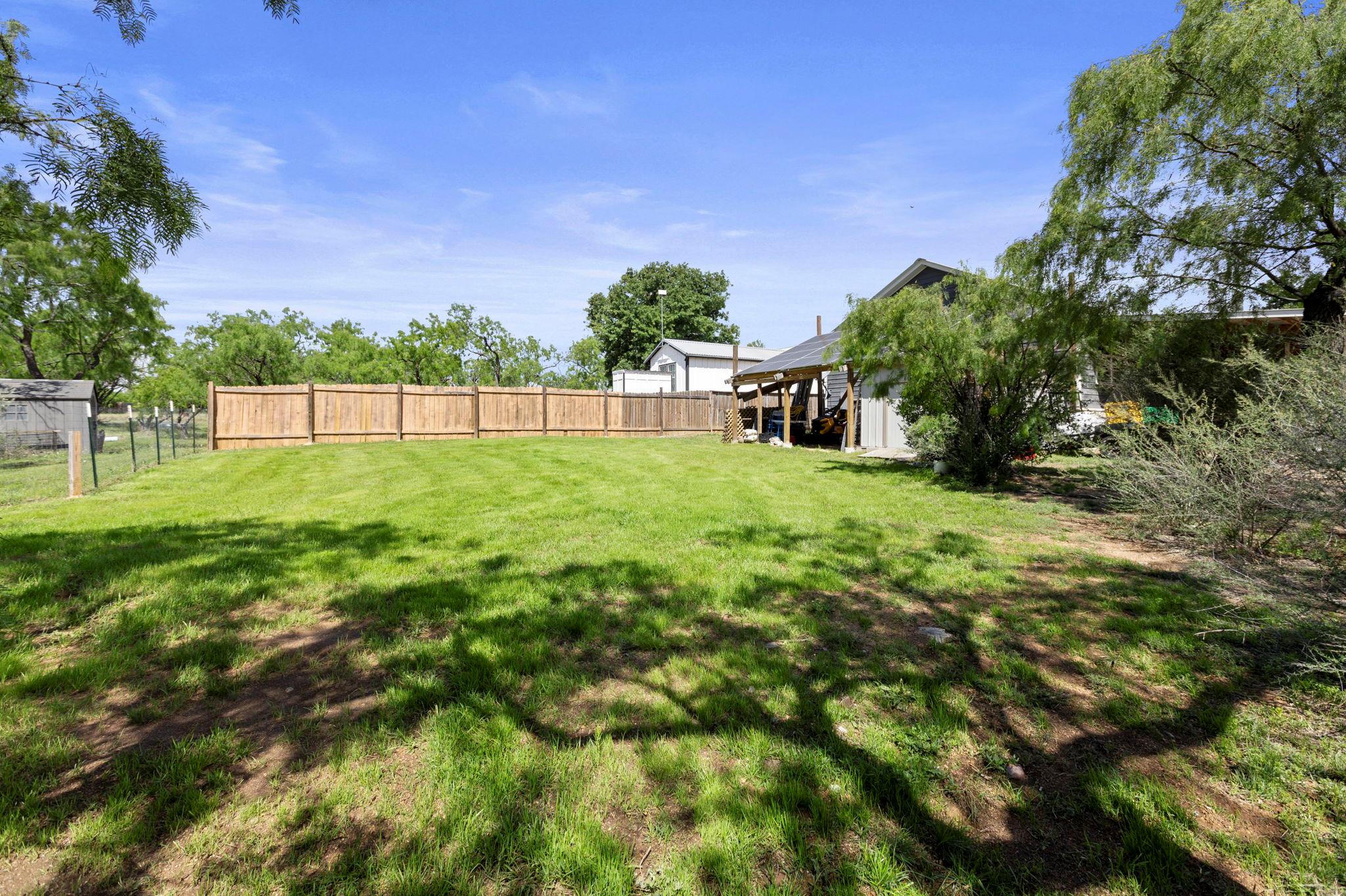 813 Airway Street Kingsland TX 78639