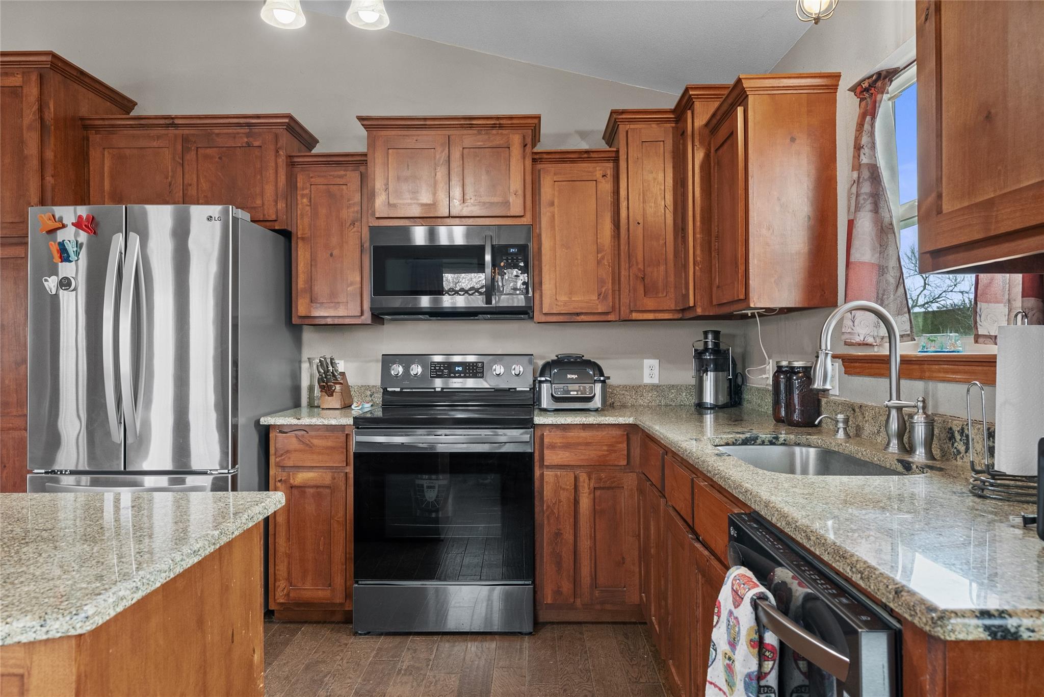 813 Airway Street Kingsland TX 78639