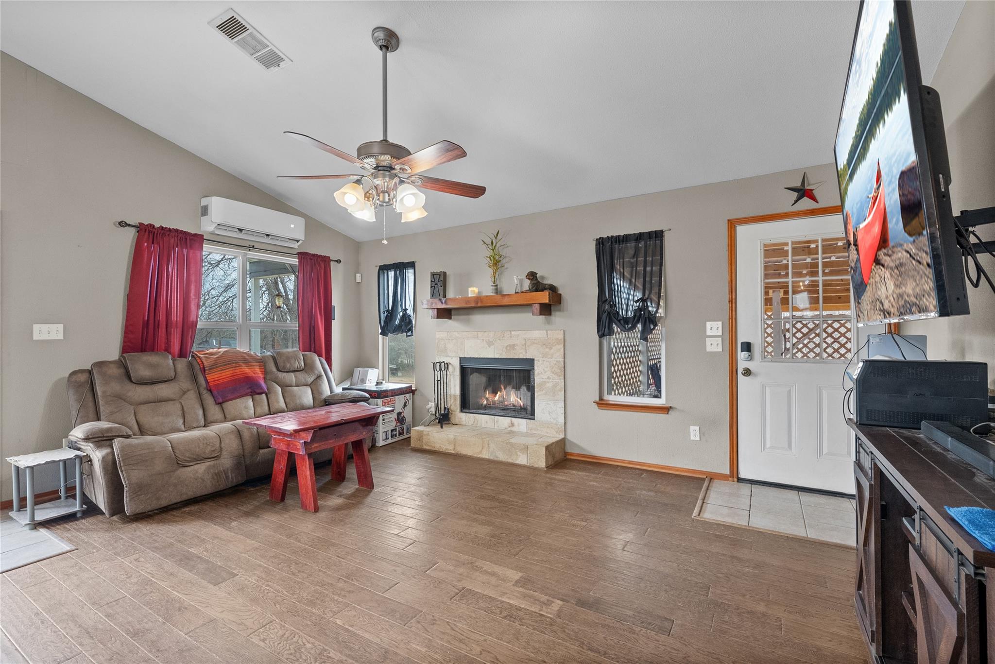 813 Airway Street Kingsland TX 78639