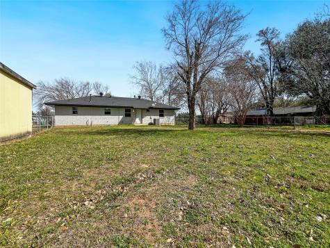 803 W 25th Street Cameron TX 76520