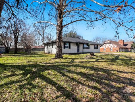 803 W 25th Street Cameron TX 76520