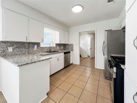 803 W 25th Street Cameron TX 76520