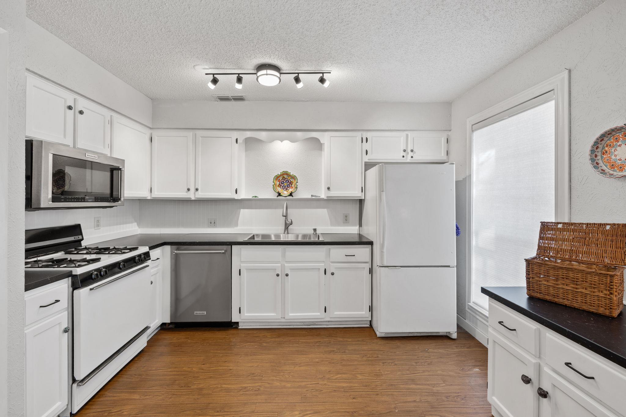 2715 Harleyhill Drive Austin TX 78745