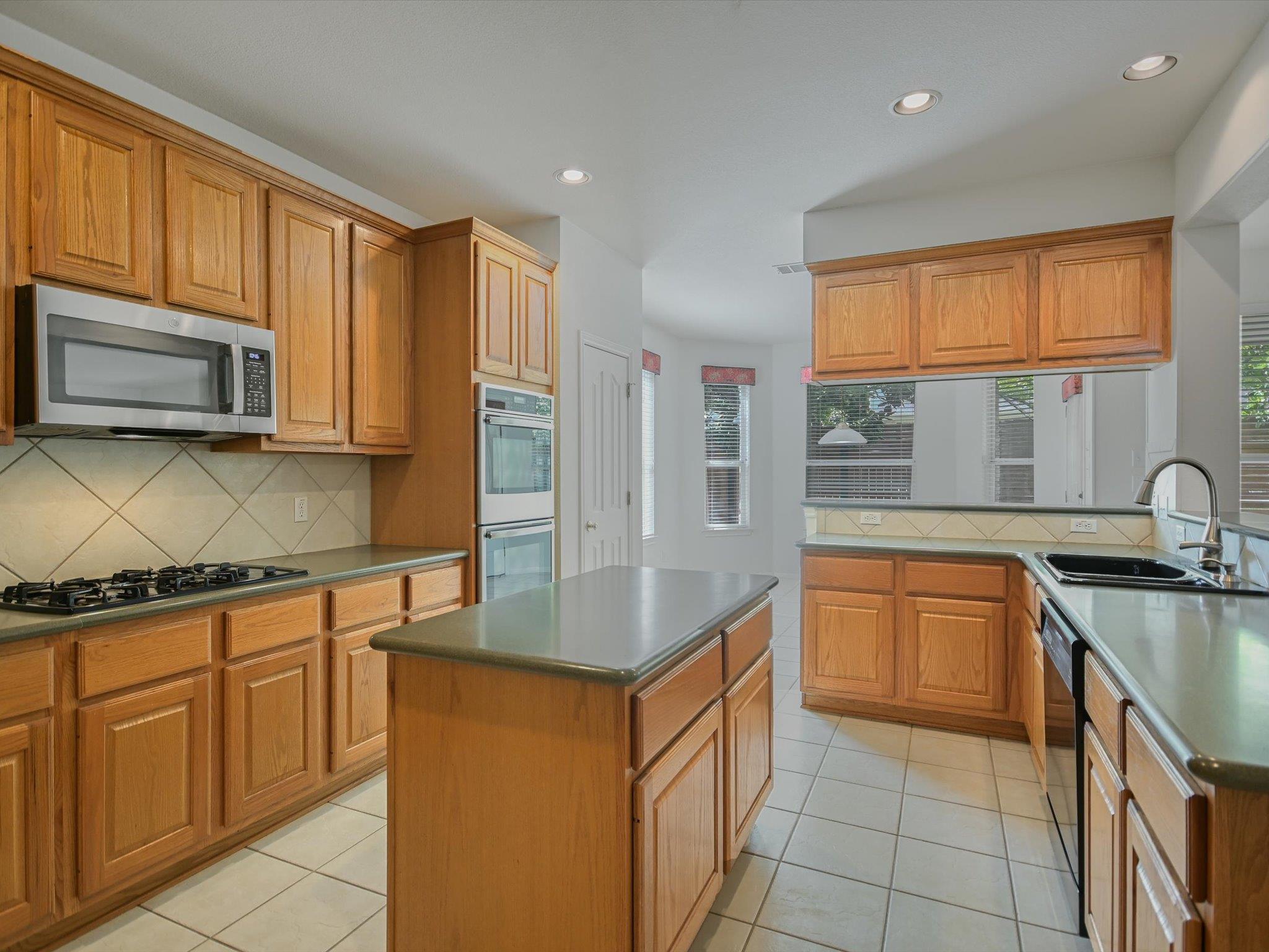 2007 Forest Hill Cove Round Rock TX 78665
