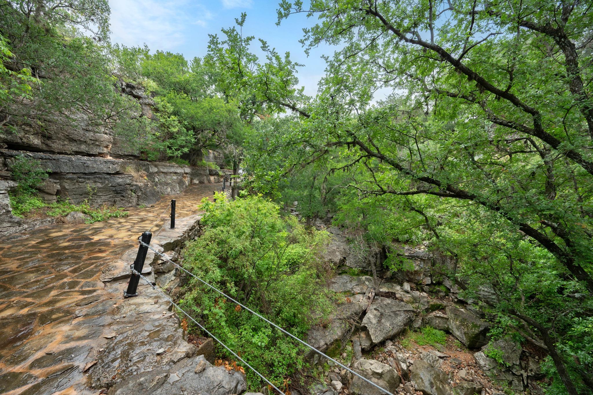 401 Crestview Drive Marble Falls TX 78654