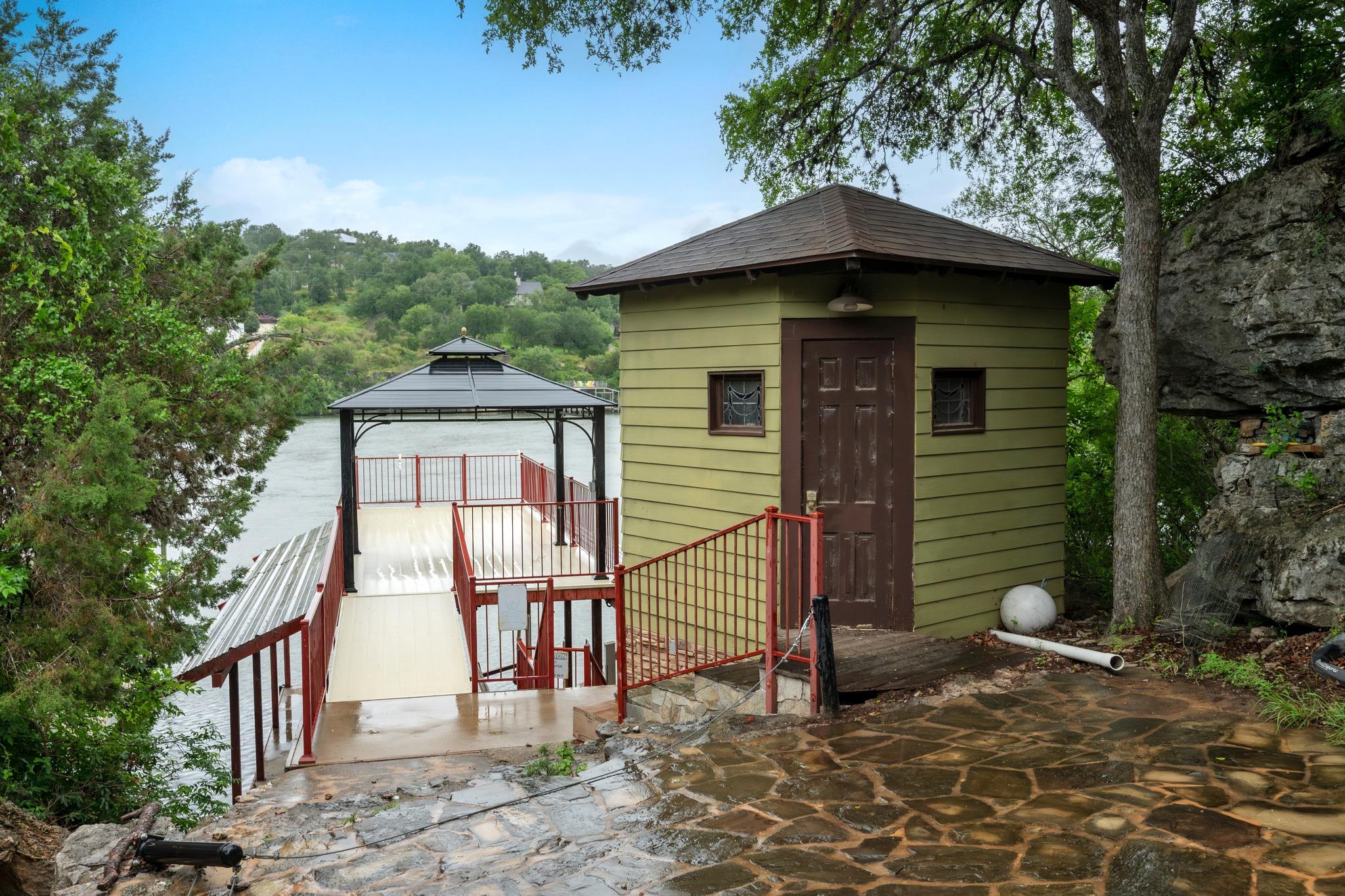 401 Crestview Drive Marble Falls TX 78654