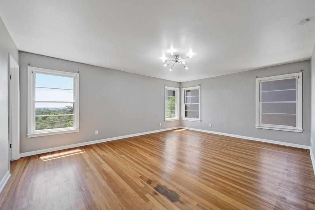 4809 Crestway Drive Austin TX 78731