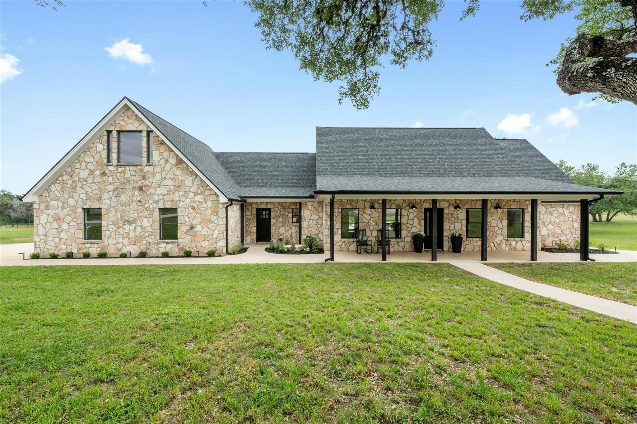 333 Stallion Lane Dripping Springs TX 78620