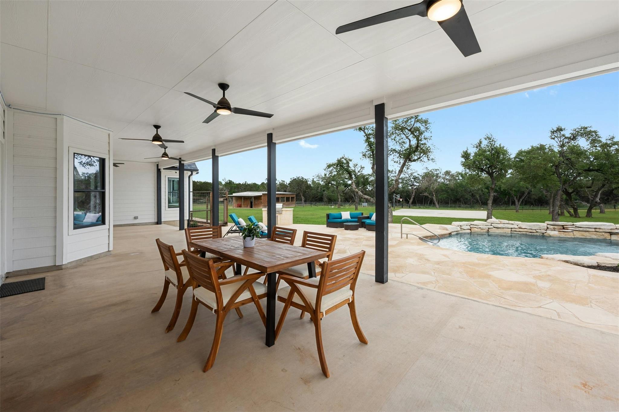 333 Stallion Lane Dripping Springs TX 78620